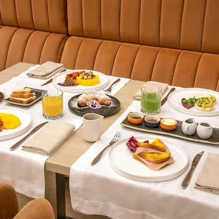 ゲストハウス Condotti Belvedere 4*